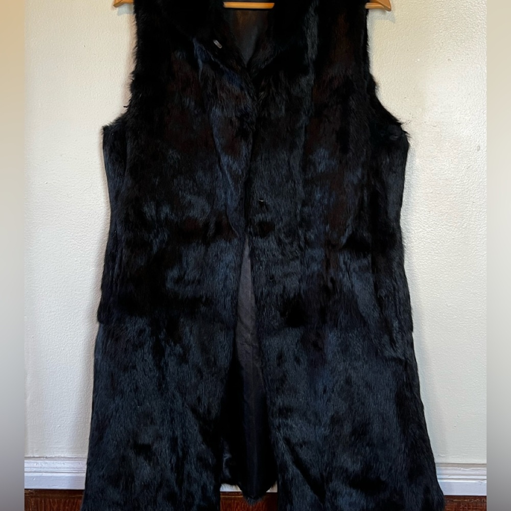 Faux Fur Sleeveless Vest.